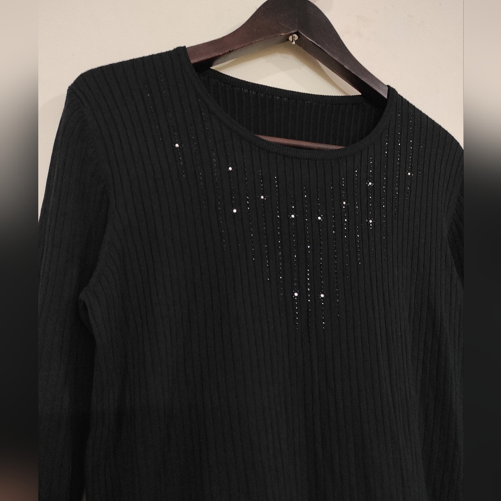 Black 3/4 Sleeve Top - Picture 6 of 15